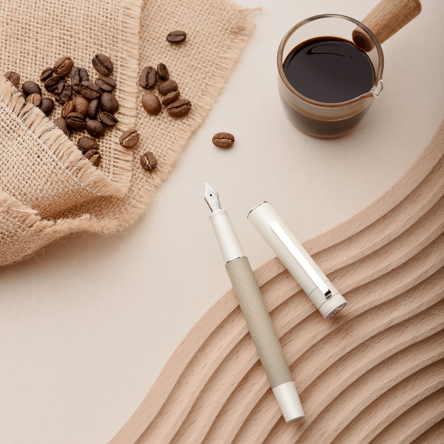 HONGDIAN, Fountain Pen - 1862 | Milk Tea.