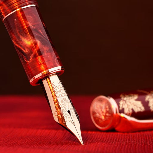 HONGDIAN N8 Red Fountain Pen Detail Nib Close Up with Cap
