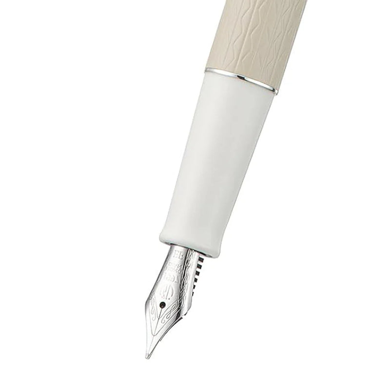 HONGDIAN 1862 Milk Tea Fountain Pen Nib Close Up
