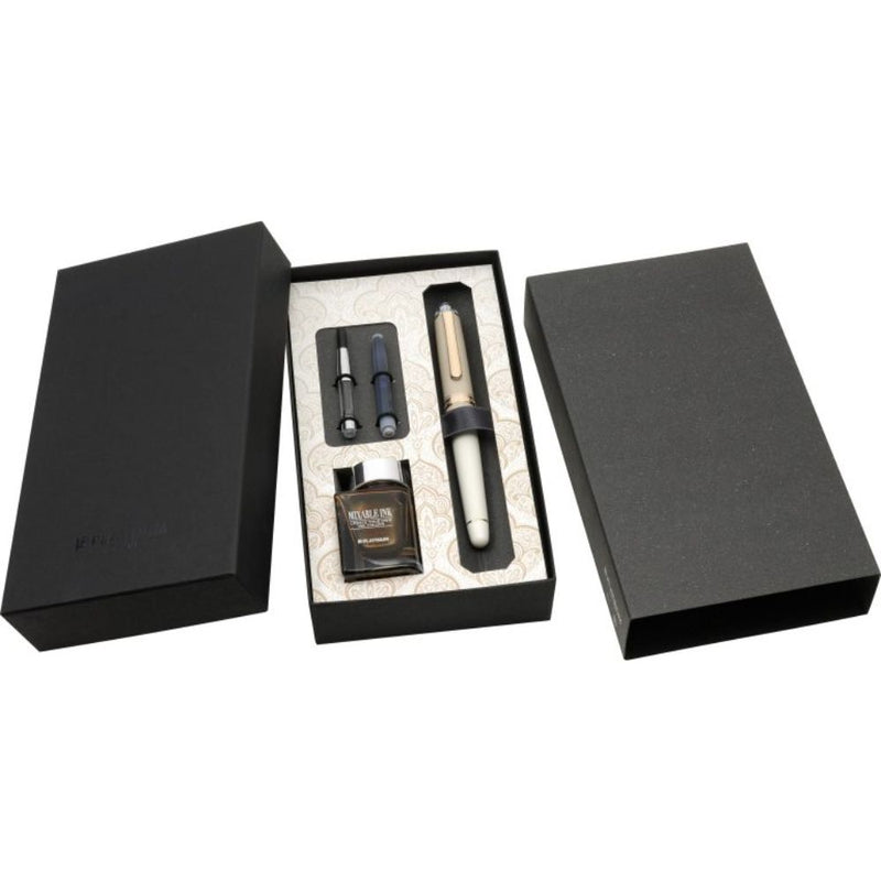 PLATINUM, Fountain Pen - #3776 Century Special Edition SHAPE OF A HEART CHAI LATTE.