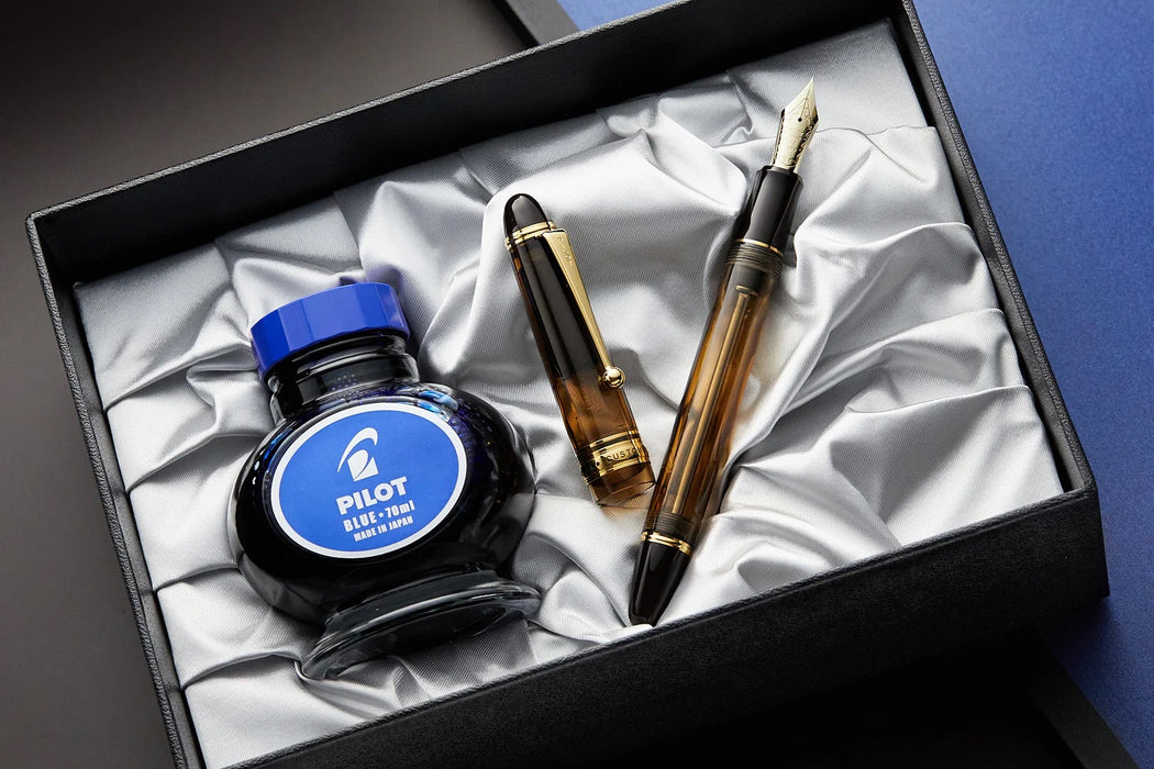 PILOT, Fountain Pen - CUSTOM 823 BROWN 14K.