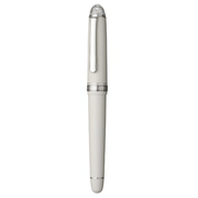 PLATINUM, Fountain Pen - #3776 Century Special Edition SHAPE OF A HEART IVOIRE.