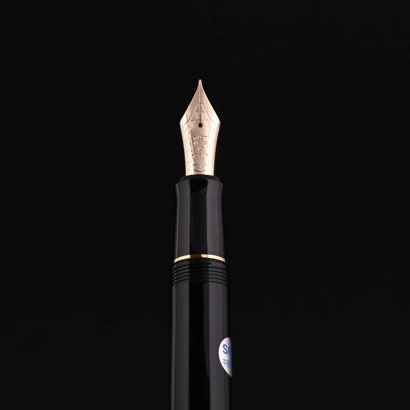 PILOT, Fountain Pen - CUSTOM 743 | 14K | Black | Medium.