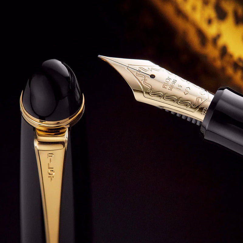 PILOT, Fountain Pen - CUSTOM 743 | 14K | Black | Medium.
