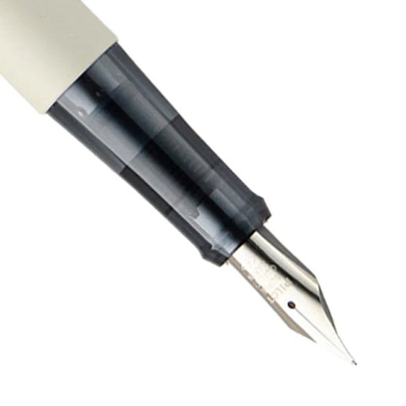 PILOT, Fountain Pen - Explorer Metallic | Off White | Medium.