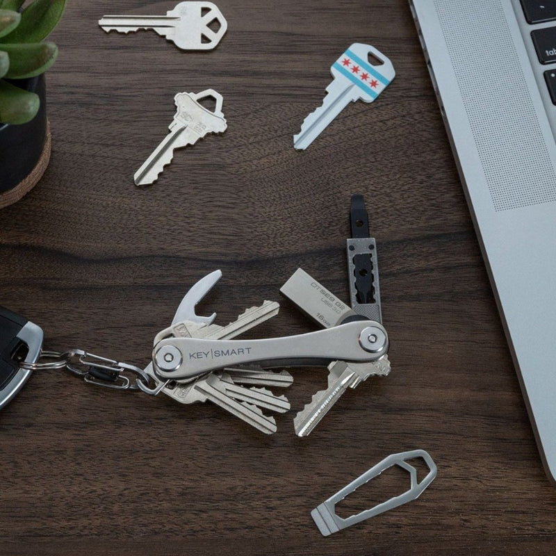 KEYSMART, Compact KEY HOLDER - TITANIUM 5