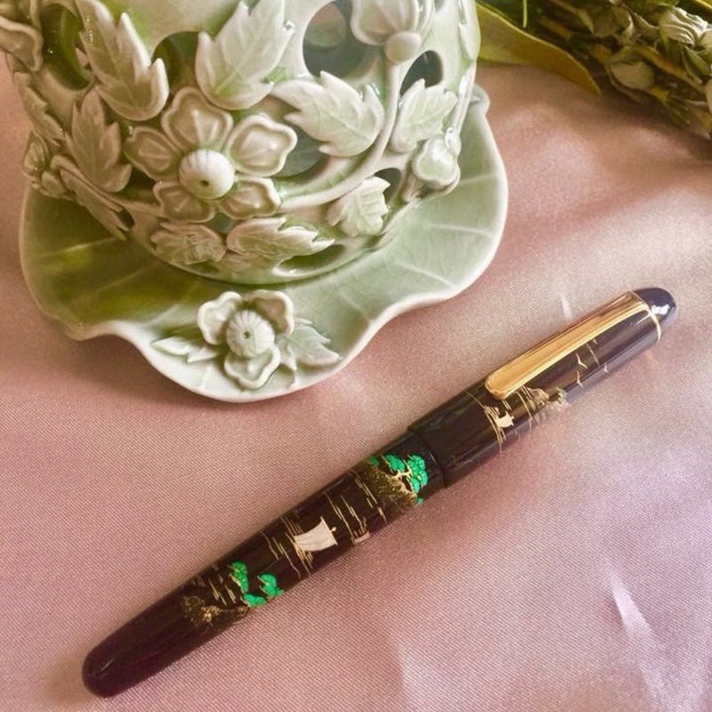 PLATINUM, Fountain Pen - #3776 CENTURY 'Kaga' Maki-e SANSUI 12
