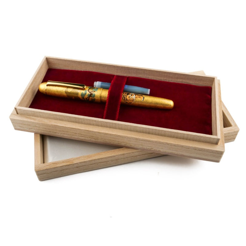 PLATINUM, Fountain Pen - #3776 CENTURY Kanazawa Gold Leaf & Matsu Tora.