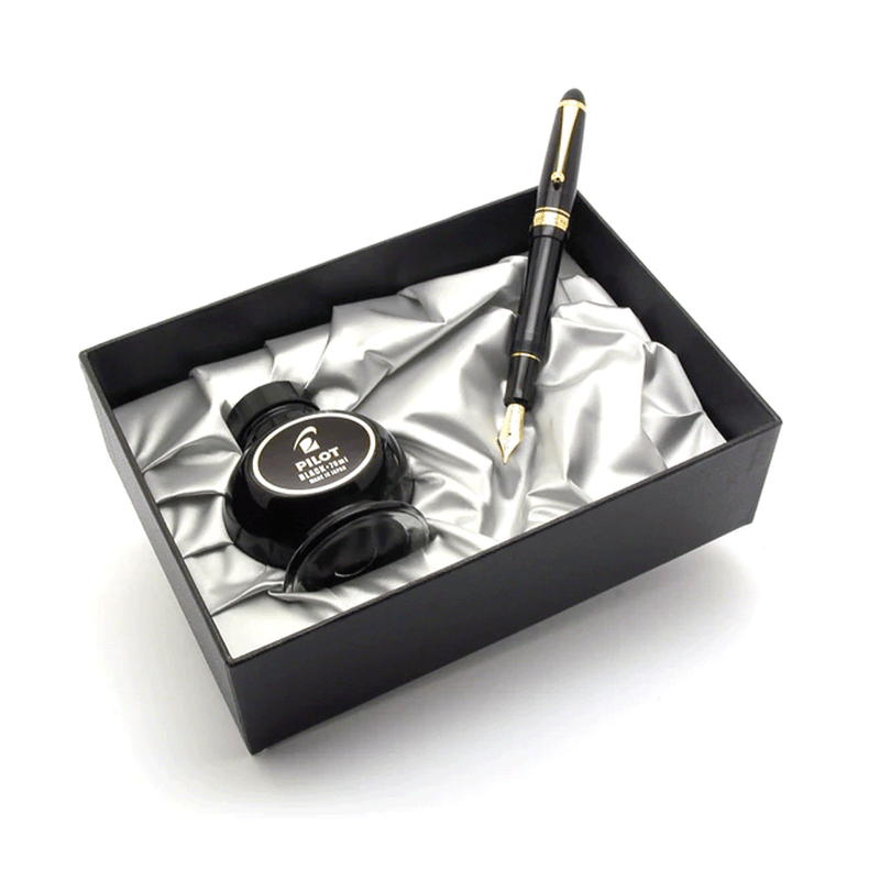 PILOT, Fountain Pen - CUSTOM 823 BLACK 14K.