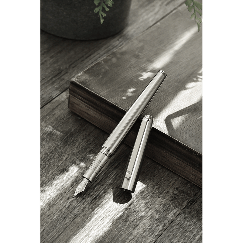 HONGDIAN 517S Gun Metal Fountain Pen with Open Cap Display and Cap Beside Pen
