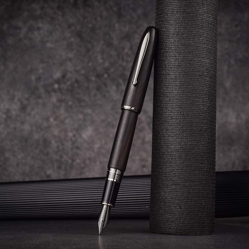 HONGDIAN 660  WOOD BLACK Fountain Pen with Posted Cap with Black Background 