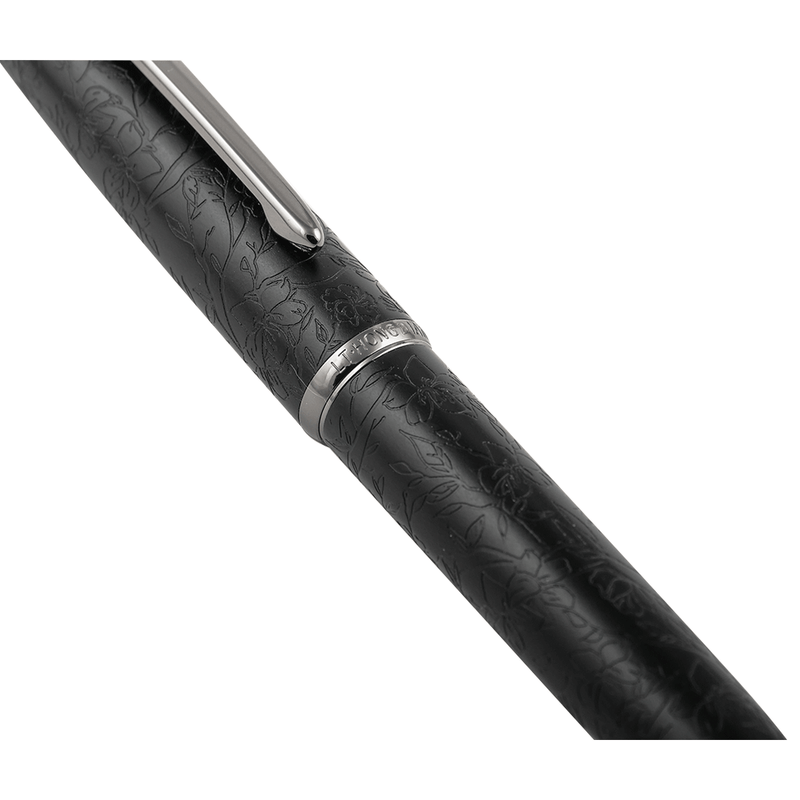 HONGDIAN A3 Taoyuan Wonderland Series BLACK Fountain Pen Cap and Barrel Close Up View