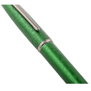 HONGDIAN A3 Taoyuan Wonderland Series GREEN Fountain Pen Cap and Barrel Close up View