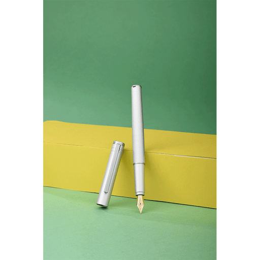 HONGDIAN H2 Green Fountain Pen with Open Cap Display and Cap Beside Pen
