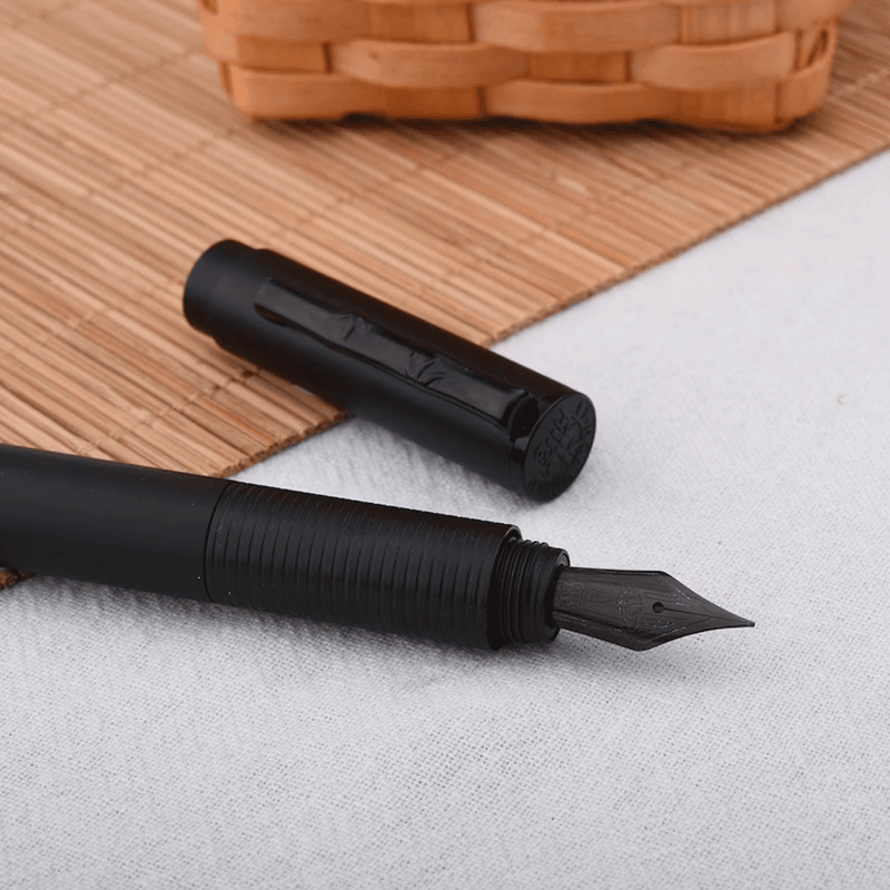 HONGDIAN H3 Black Fountain Pen Cap and Barrel Close Up View 