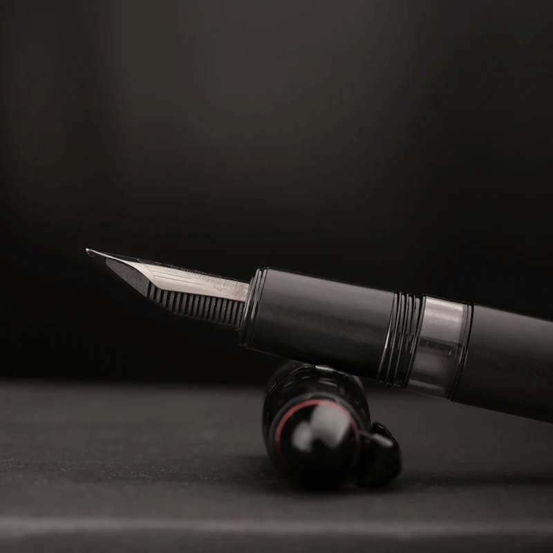 HONGDIAN N6 Piston Series Black Fountain Pen Cap and Nib Close View 
